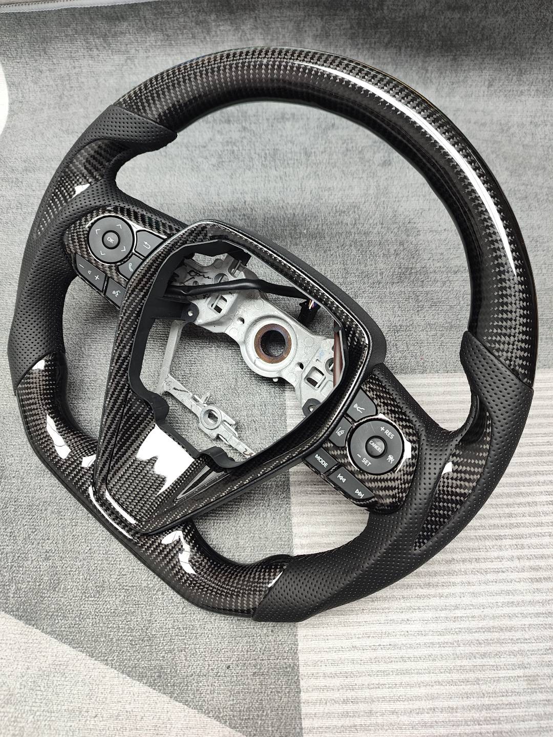 Real Carbon Fiber Steering Wheel with Multi-function Buttons & Carbon Trim for Toyota Camry/Corolla/Avalon