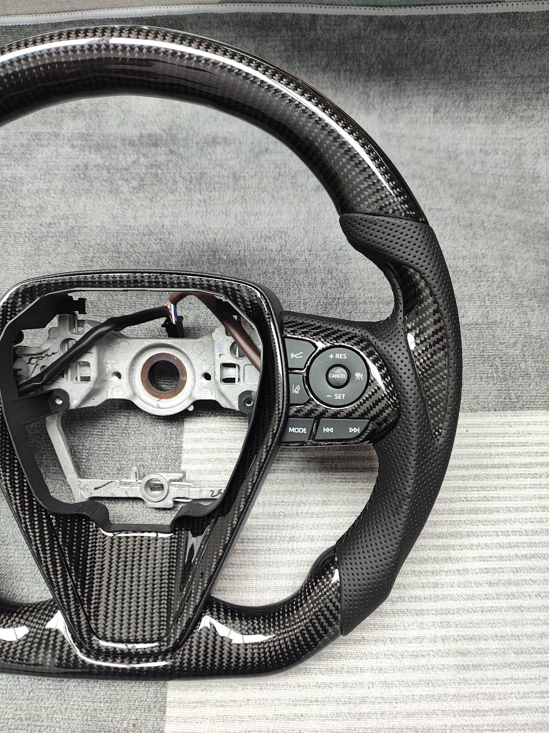 Real Carbon Fiber Steering Wheel with Multi-function Buttons & Carbon Trim for Toyota Camry/Corolla/Avalon