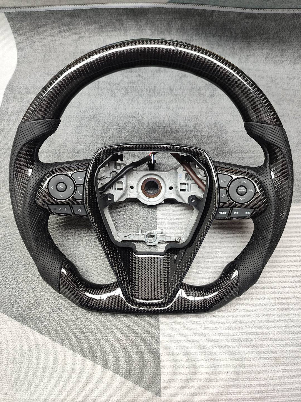 Real Carbon Fiber Steering Wheel with Multi-function Buttons & Carbon Trim for Toyota Camry/Corolla/Avalon