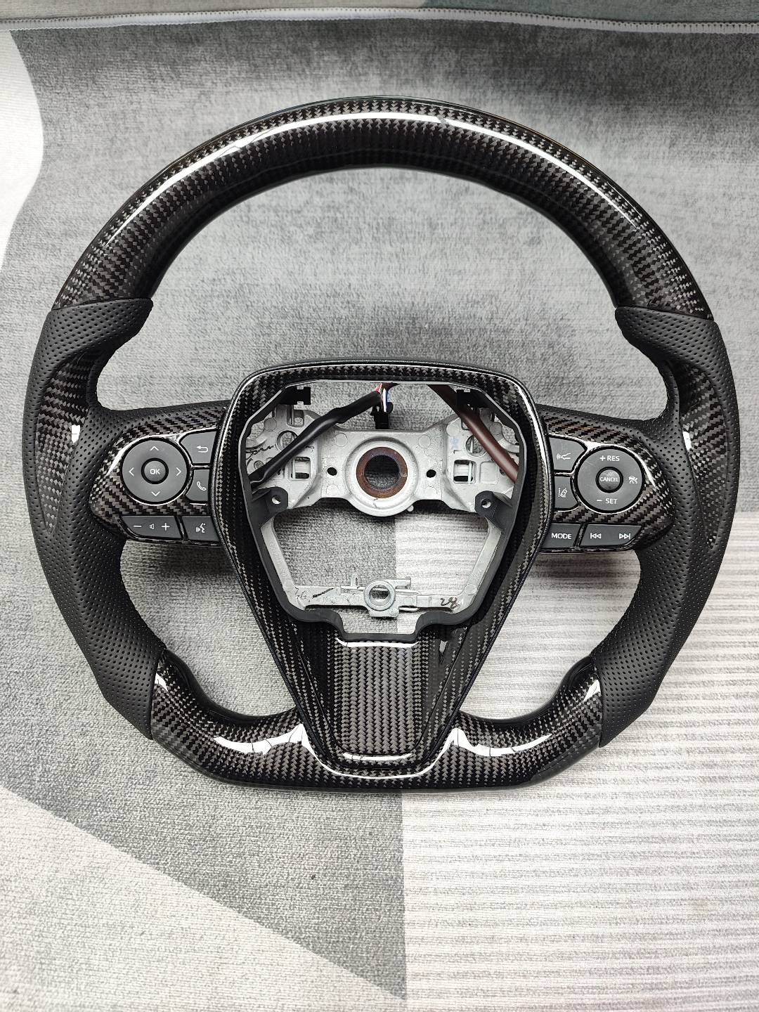 Real Carbon Fiber Steering Wheel with Multi-function Buttons & Carbon Trim for Toyota Camry/Corolla/Avalon